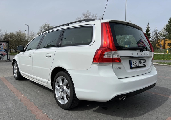 Volvo V70 cena 38000 przebieg: 421800, rok produkcji 2015 z Kraków małe 781